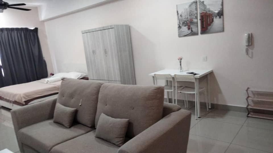 Cozy Studio Unit,Cyberjaya,Wifi, Netflix,Free Parking Exterior foto